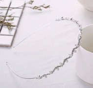Tiara/diadem, smukke perler og glitrende sten, sølv